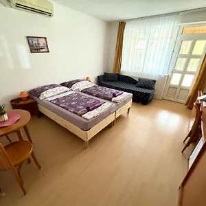 https://pandora-apartmanok.hotels-hajduszoboszlo-hungary.com
