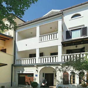 https://apartment-maras.in-istria.net